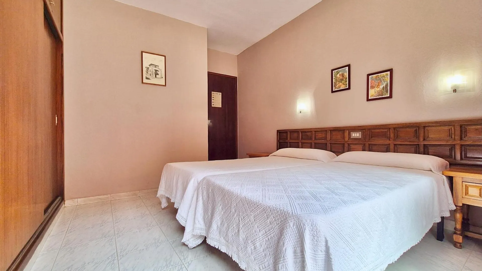 Canaima Apartments Puerto de la Cruz  Puerto de la Cruz (Tenerife)